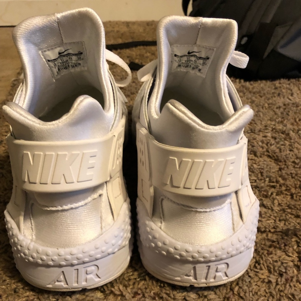 All white nike air huaraches